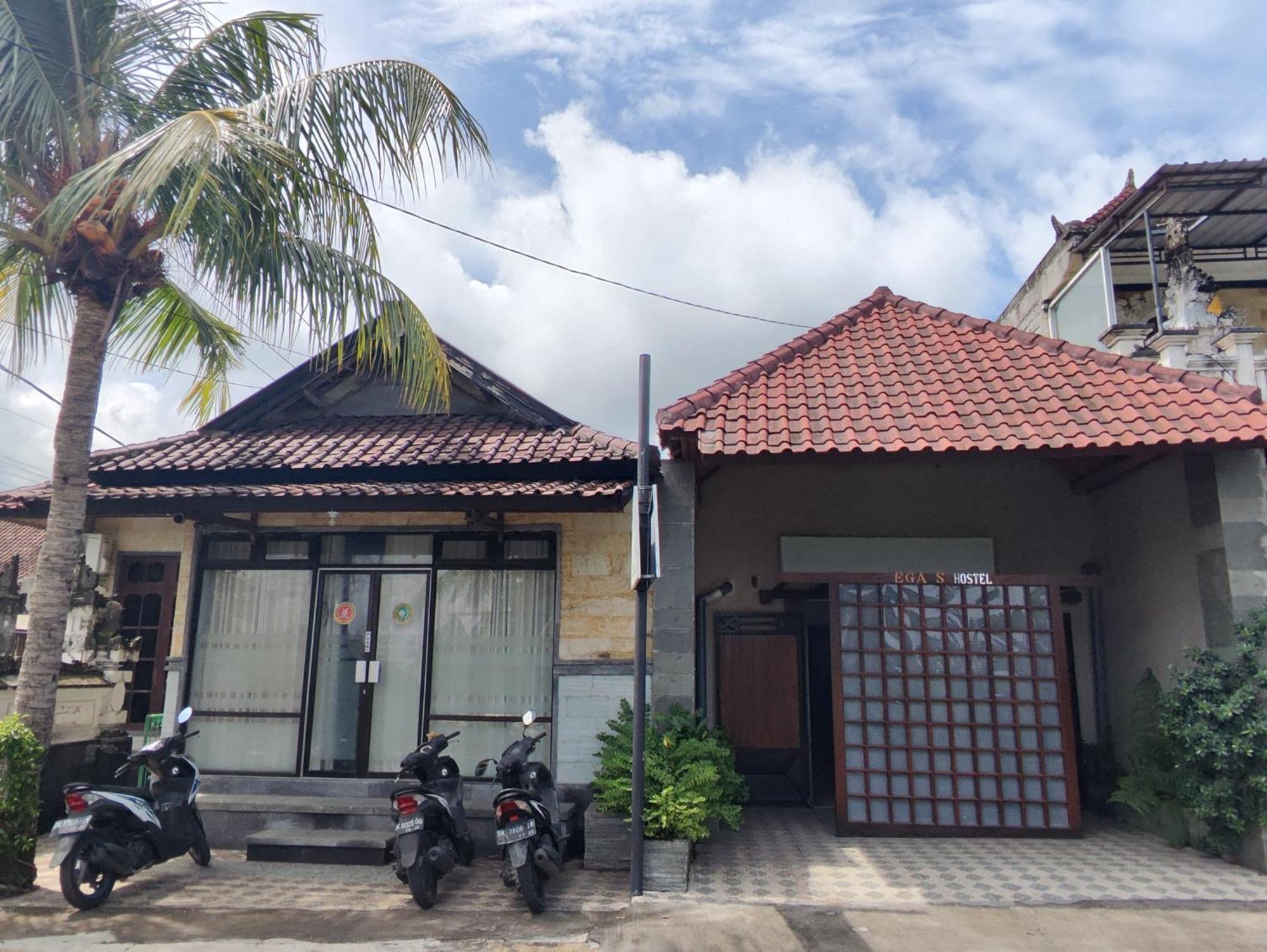 Ega S Hostel Batununggul المظهر الخارجي الصورة